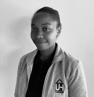 https://www.unihome.mg/wp-content/uploads/2022/06/Haingo-RANDRIANARIVO-400x415.jpg